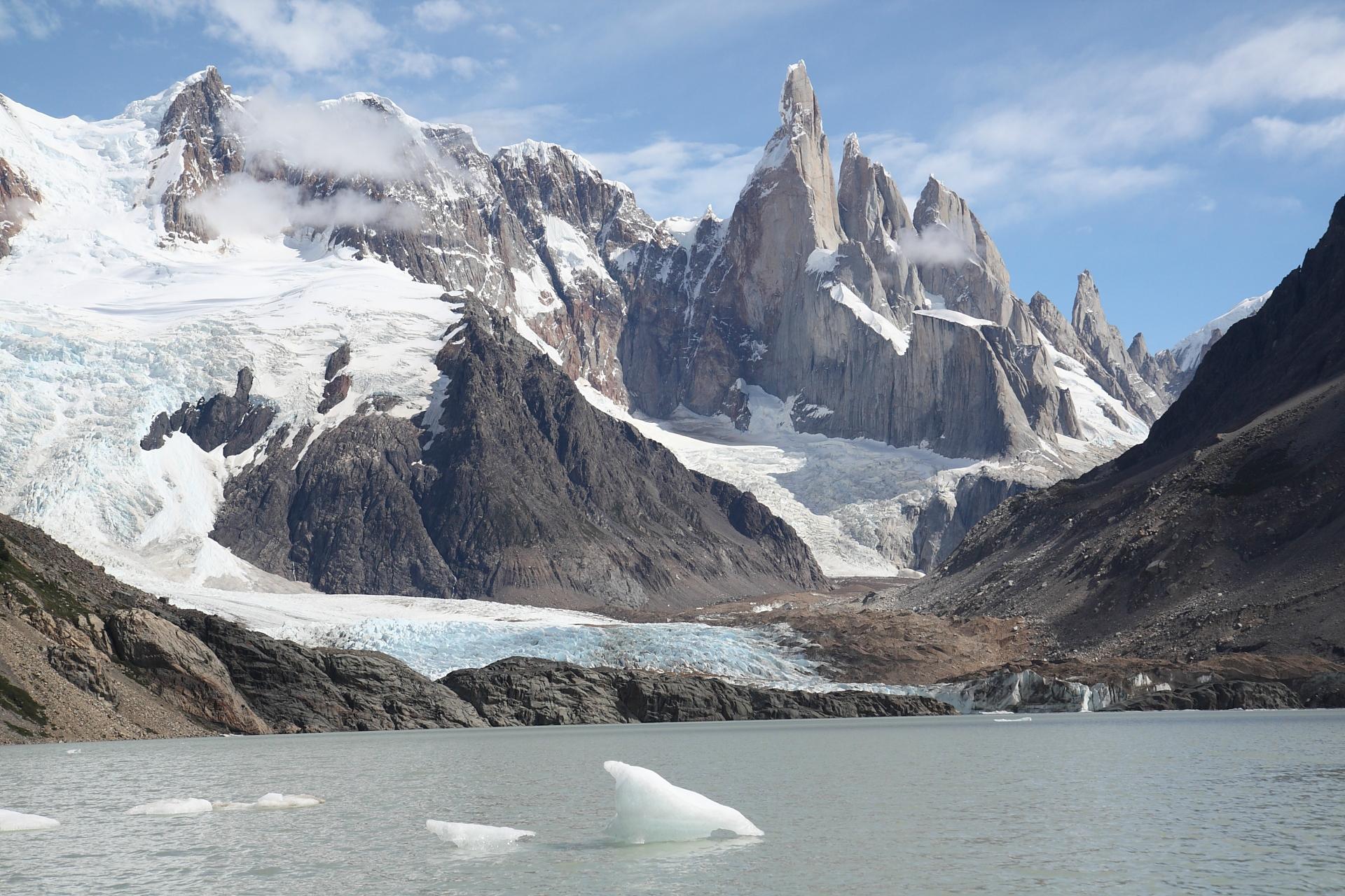 Gunung Cerro Torre