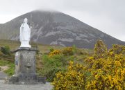 Menaklukkan Gunung Croagh Patrick: Petualangan Seru di Tanah Irlandia