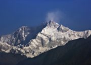 Menjelajahi Keindahan Gunung Kangchenjunga: Surga Tersembunyi di Himalaya