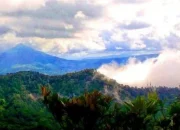 Menjelajahi Keindahan Gunung Sibualbuali di Sumatera Utara