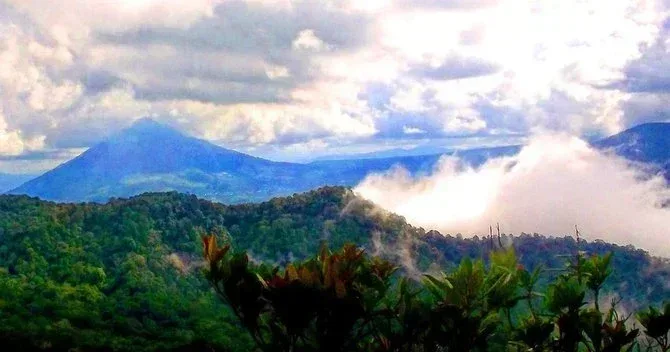 Gunung Sibualbuali, Sumatera Utara