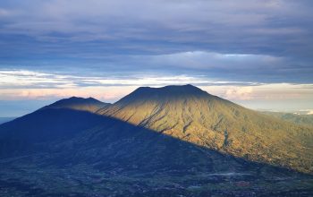 Menjelajahi Keindahan Gunung Singgalang: Petualangan Seru di Sumatera Barat