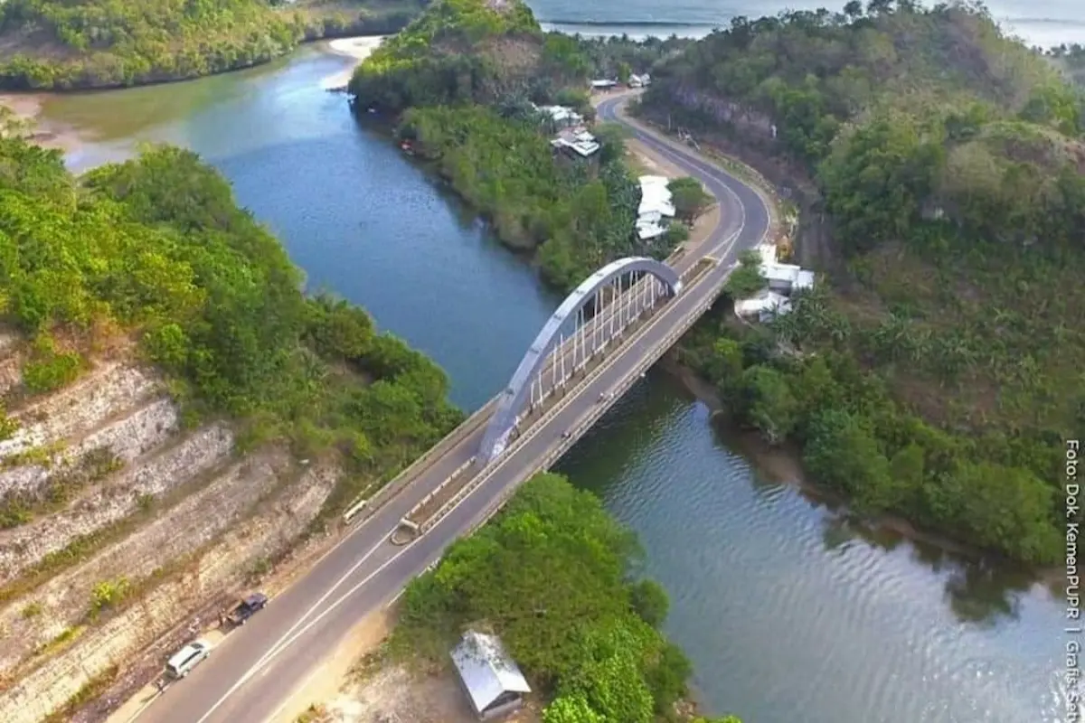 Pantai Bajul Mati