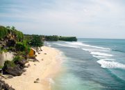 Menikmati Keindahan Pantai Balangan: 7 Alasan Kenapa Kamu Harus Berkunjung