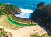 10 Alasan Kenapa Pantai Batubengkung Wajib Masuk Daftar Liburanmu