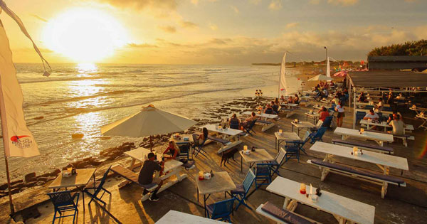 Pantai Echo Beach di Canggu