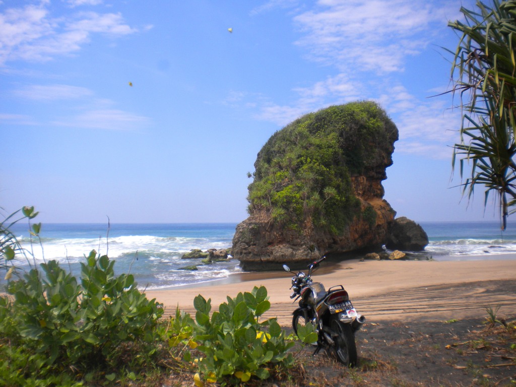 Pantai Kondang Iwak